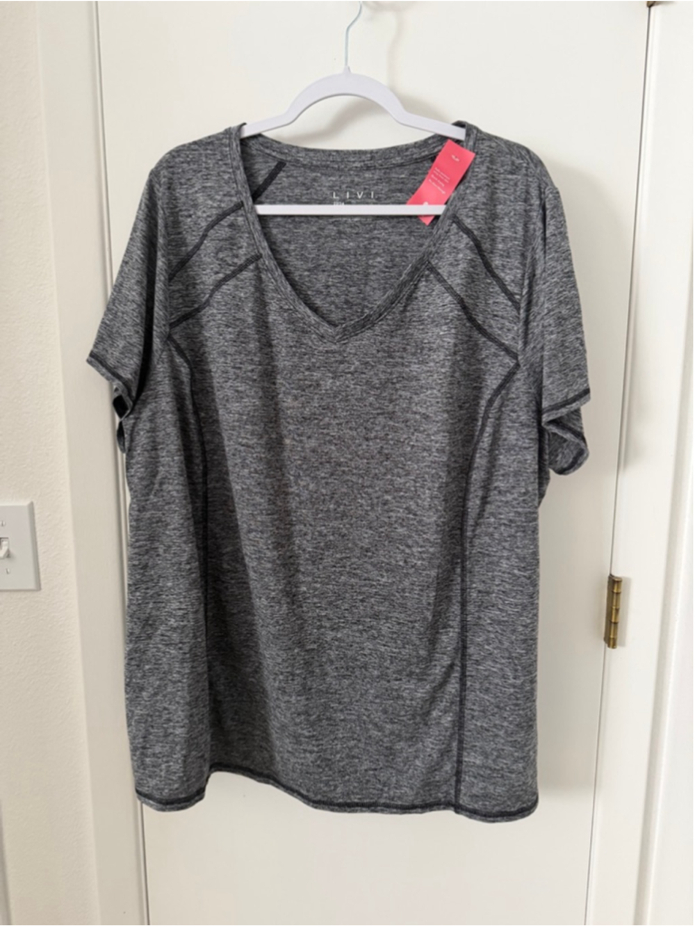 LIVI Active Plus Size 22/24 Gray V Neck Athletic Top NWT Womens Workout Shirt
